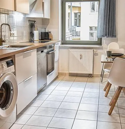 Modern Zentral Balkon+wlan Appartement Maagdenburg