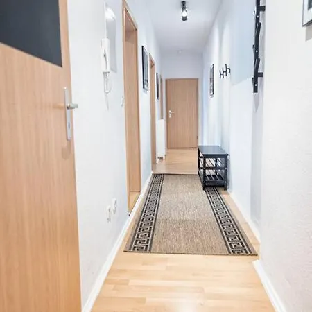 Modern Zentral Balkon+wlan Appartement *