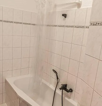 Modern Zentral Balkon+wlan Appartement Maagdenburg